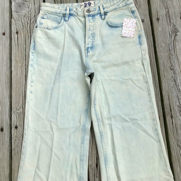 NEW Ladies FREE PEOPLE Gold Coast Light Denim Button Fly Jeans Pants Size 29 - Picture 8 of 12